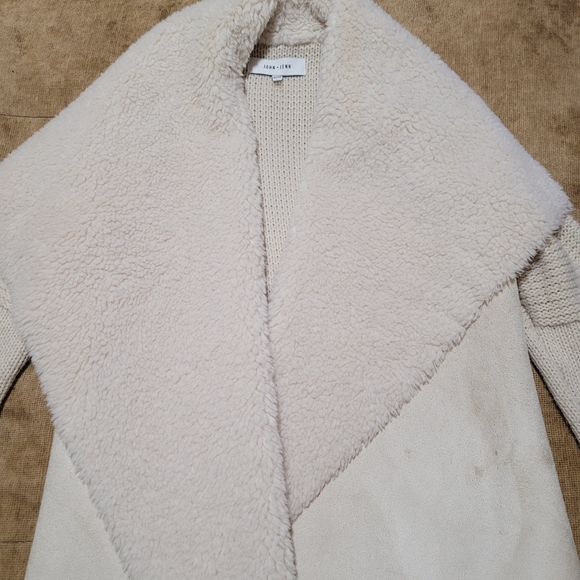 John + Jenn Faux Fur Jacket. Size XS. Supe soft and warm. Beige colour. - Picture 2 of 8
